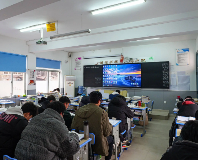 驱动爱好以实践贯穿理论尽力调动学生自