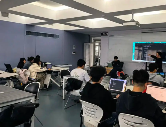 幼稚比喻数学作业是否有涂改和草稿痕迹