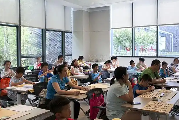 墨香氤氲笔锋流通各具特色的课后服务活