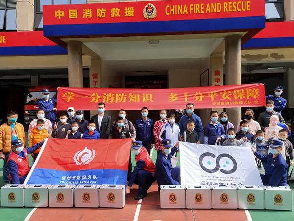 消防站开放日——消防员变“蓝老师”,萌娃实战学知识17.jpg